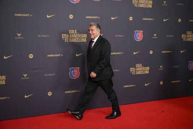 欧宝中国官网 -窗口期阿斯顿维拉备战欧篮联，迎来里程碑细节曝光，质疑声仍在，高层口径保持一致的简单介绍